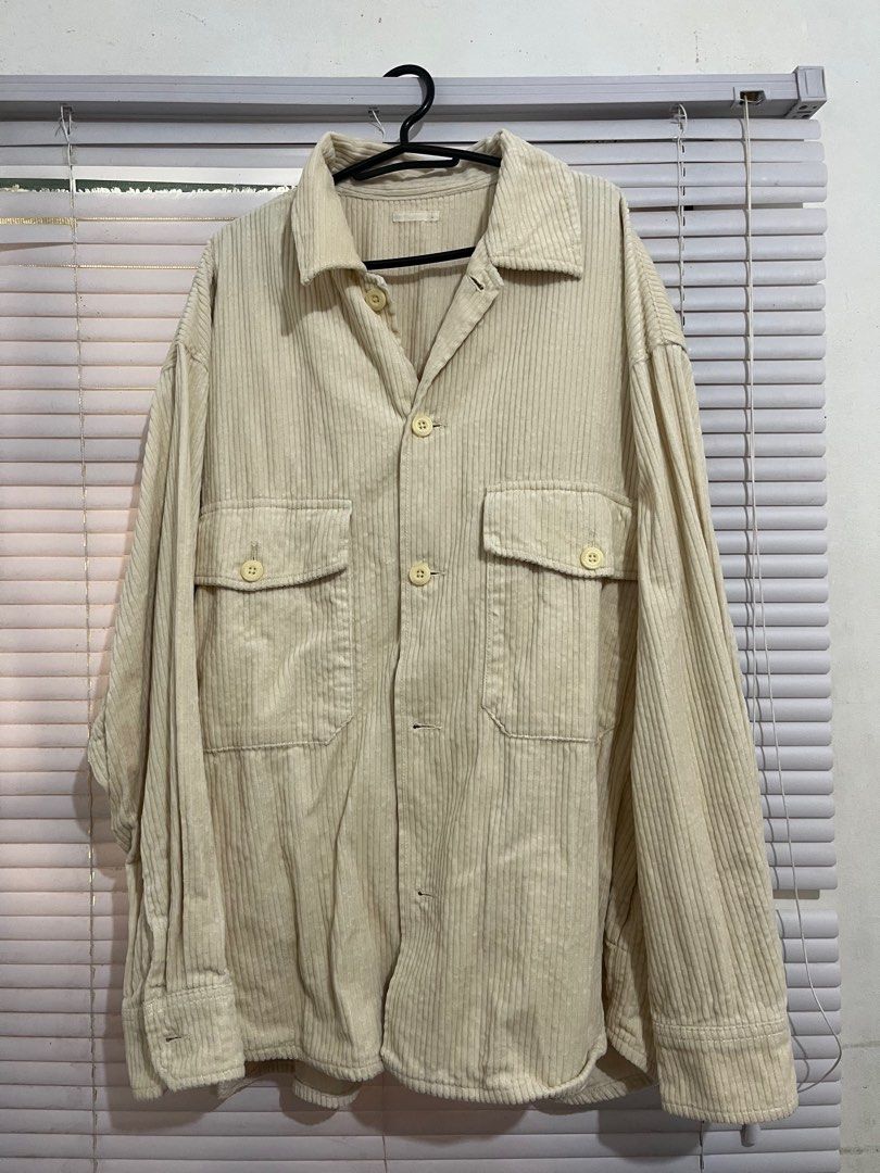 L-XL Beige GU Corduroy Work Jacket (Category: Coats, Jackets and Outerwear) located in San Miguel. Submitted by deal.depot (Listing ID 1390650973, Image 1). Description: 22x29 inches.