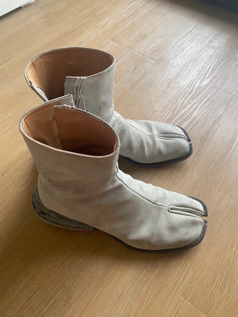 Margiela Tabis (Category: Boots) located in Makati City. Submitted by jasch21 (Listing ID 1390606660, Image 1). Description: Margiela Airbag Tabis Size 43 Can fit EU 42 to 43 Used less than 5x Comes with dustbag .