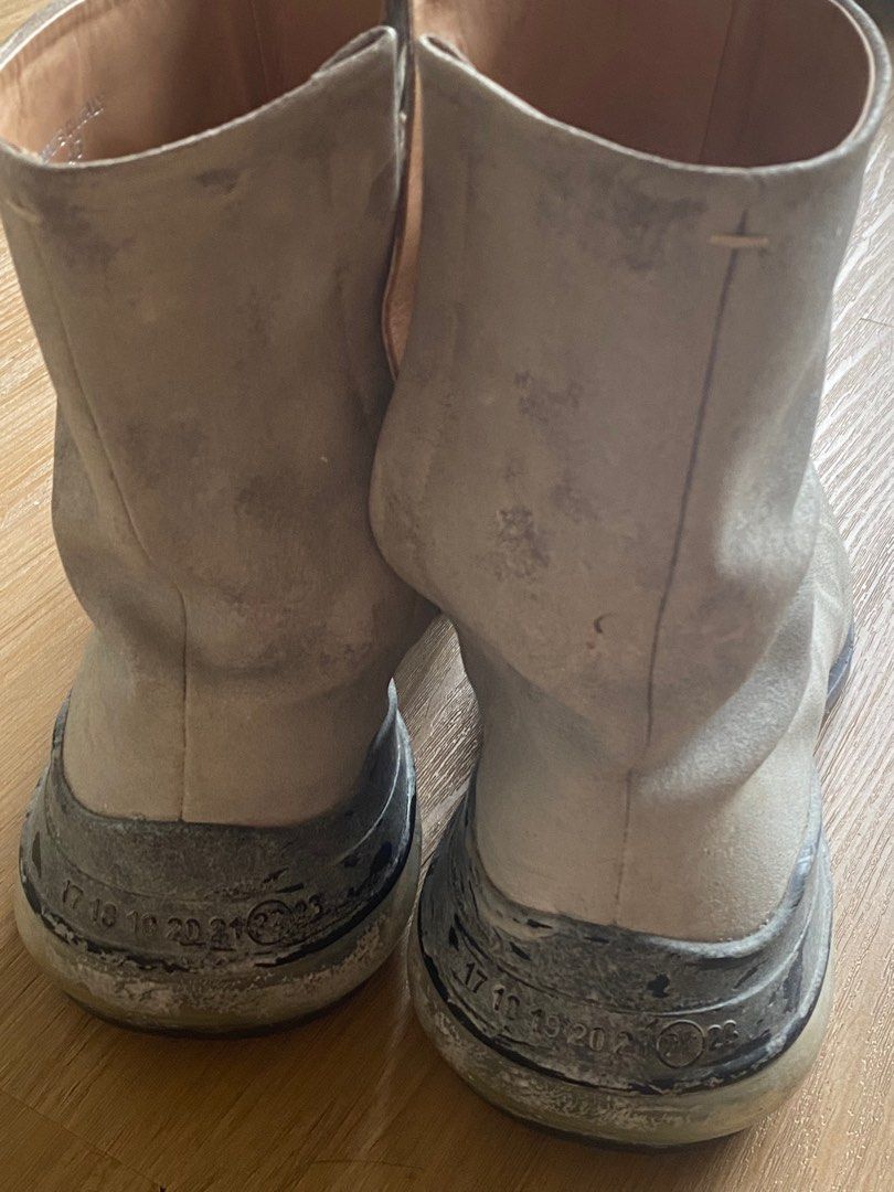 Margiela Tabis (Category: Boots) located in Makati City. Submitted by jasch21 (Listing ID 1390606660, Image 2). Description: Margiela Airbag Tabis Size 43 Can fit EU 42 to 43 Used less than 5x Comes with dustbag .