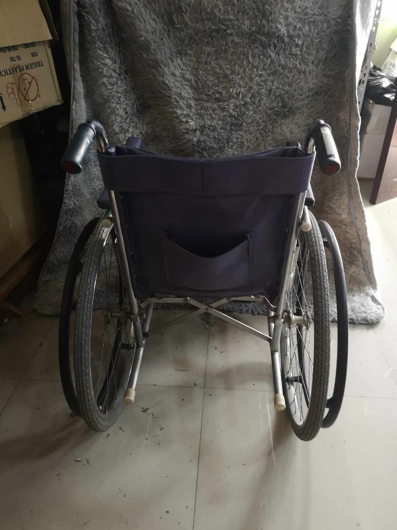 Navy Blue Foldable Wheelchair (Category: Wheelchairs) located in Santa Cruz. Submitted by jmy_surplus.2 (Listing ID 1390743732, Image 2). Description: Size ; L - 86 W - 110 H - 64 Color ; Blue Type ; Wheelchair Brand ; No brand Material ; Aluminum Style ; Foldable Wheelchair MK A JMY 5 Batch #146.