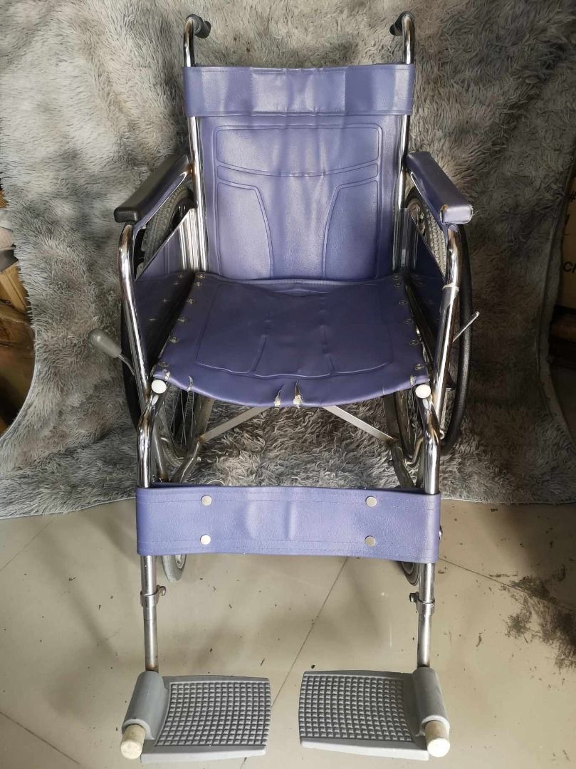 Navy Blue Foldable Wheelchair (Category: Wheelchairs) located in Santa Cruz. Submitted by jmy_surplus.2 (Listing ID 1390743732, Image 1). Description: Size ; L - 86 W - 110 H - 64 Color ; Blue Type ; Wheelchair Brand ; No brand Material ; Aluminum Style ; Foldable Wheelchair MK A JMY 5 Batch #146.