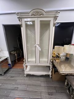 (Category: ) located in . Submitted by dainteliving (Listing ID 1390645009, Image 1). Description: .