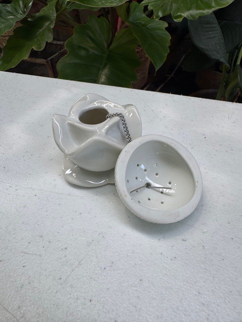 One piece porcelain tea ball (Category: Coffee & Tea Tableware) located in Davao. Submitted by parteawares2 (Listing ID 1390630363, Image 3). Description: One piece porcelain tea infuser .