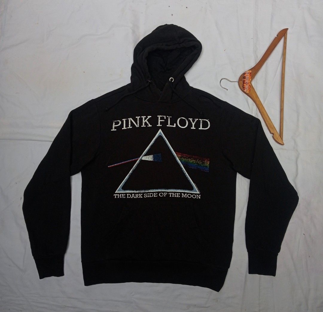 Pink Floyd hoodie (Category: Hoodies) located in Pili. Submitted by purestuffph (Listing ID 1390716605, Image 2). Description: Pink Floyd hoodie size: small on tag (BEST FIT TO MEDIUM) width: 21.5 length: 26 9.5+/10 color rate and conditionno issue 650 + shipping fee.