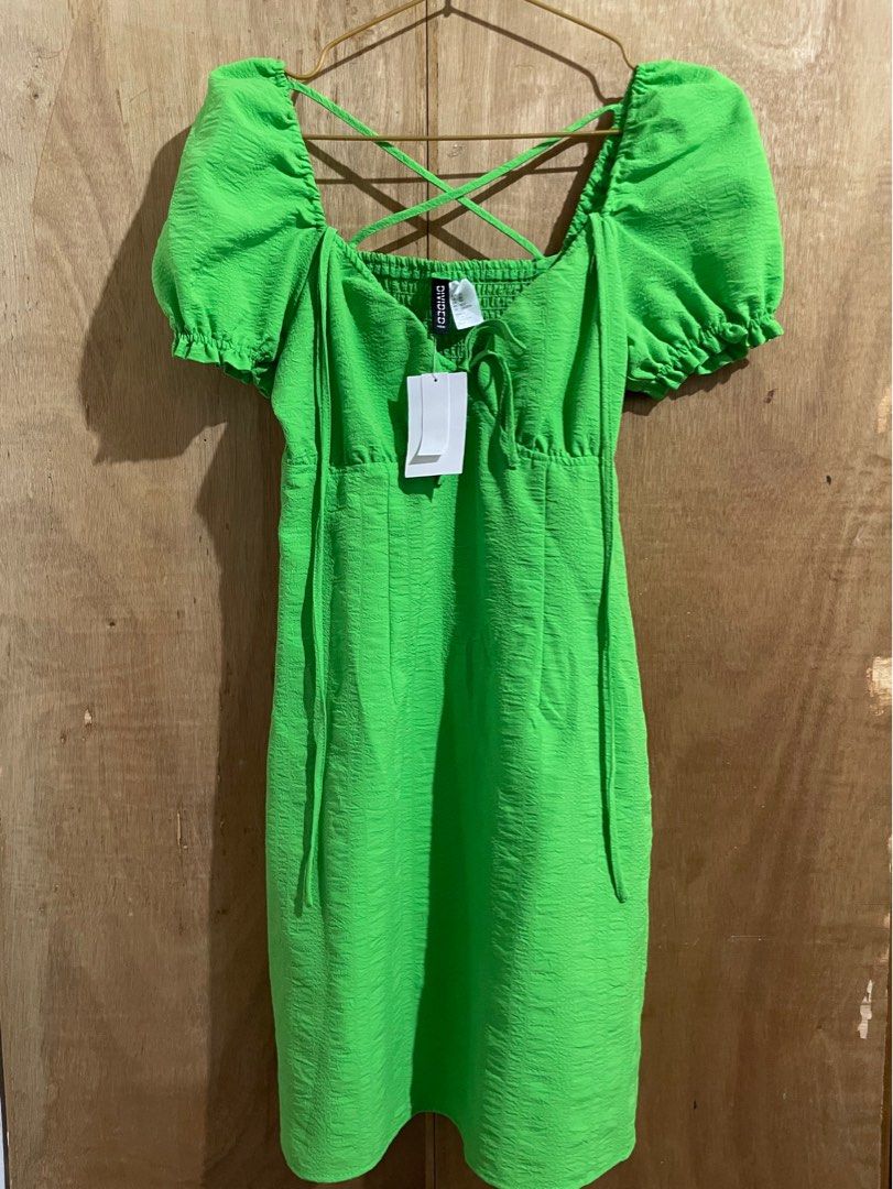PUFF SLEEVE CREPE DRESS (Category: Dresses) located in Pasuquin. Submitted by licashop.ph (Listing ID 1390713654, Image 3). Description: brand new!! xs on tag can fit until medium size .