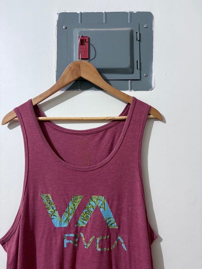 RVCA Tank Top (Category: Activewear) located in Cabiao. Submitted by thelifeofgelo (Listing ID 1390756835, Image 2). Description: RVCA Tank Top Size: Large Width: 21 Length: 30 Color rate: 9/10 Condition: Excellent Price: 350 + shipping fee ❌ PASS SA COD/COD 📍 UNLI VOUCH 📍 CAN PROVIDE PROOF OF TRANSACTIONS 📍 CAN VC WITH THE ITEM Location: Nueva Ecija 🌍 Courier: J&T Express 🚚.