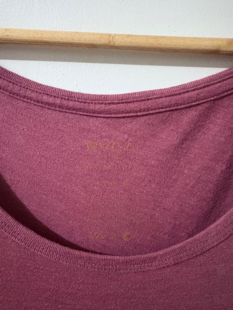 RVCA Tank Top (Category: Activewear) located in Cabiao. Submitted by thelifeofgelo (Listing ID 1390756835, Image 3). Description: RVCA Tank Top Size: Large Width: 21 Length: 30 Color rate: 9/10 Condition: Excellent Price: 350 + shipping fee ❌ PASS SA COD/COD 📍 UNLI VOUCH 📍 CAN PROVIDE PROOF OF TRANSACTIONS 📍 CAN VC WITH THE ITEM Location: Nueva Ecija 🌍 Courier: J&T Express 🚚.