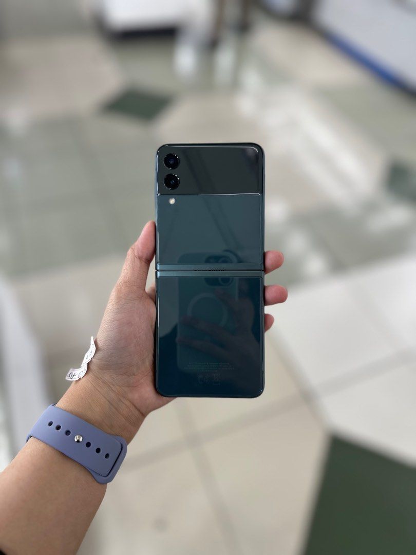 Samsung Flip 3 8/256gb Openline No Issue (Category: Samsung) located in San Juan City. Submitted by aynaagadgets (Listing ID 1390759700, Image 1). Description: SEPTEMBER 2025 STALL #: XB-07 FOR SALE | TRADE / SWAP PASS SA MGA SCAMMERS / THIRD PARTY (RFS: Buy and Sell) SAMSUNG FLIP 3 8/256GB OPENLINE ⬇️DETAILS⬇️ •8/256 GB (Other storage is also available) •Openline (Other Variant is still available but may vary) •Green (Other color is also availab