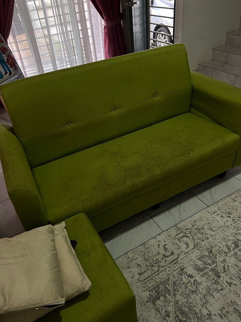 Sofas (Category: Sofas) located in Klang. Submitted by reeenn (Listing ID 1390605624, Image 3). Description: Sofa to let go! Nego till letgo to give space to a new sofa.