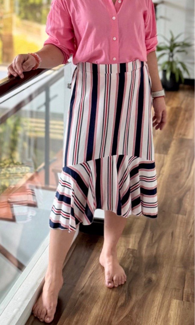 Stripes Skirt (Category: Skirts) located in Quezon City. Submitted by 2ndtake (Listing ID 1378149272, Image 2). Description: Flowy, stripes skirt with nautical prints. Very nice when worn. Garterized. Can fit small to medium frame. Used twice only. .