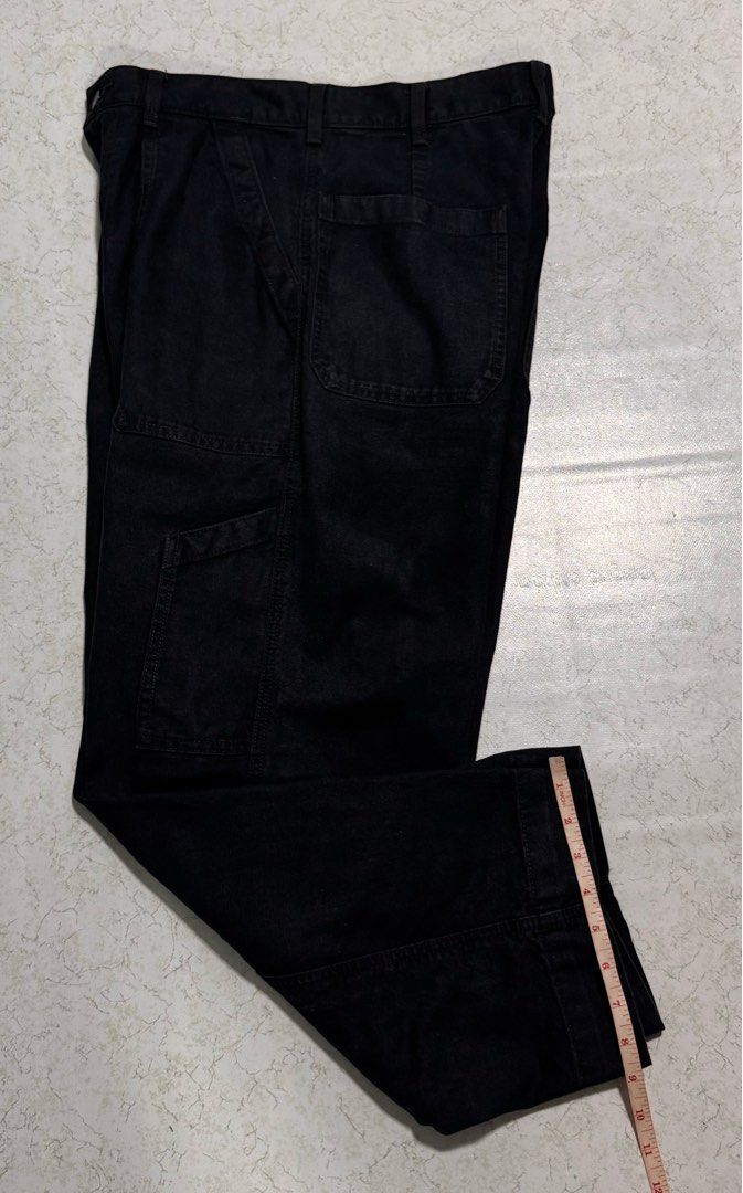 UNIQLO utility/carpenter pants black (Category: Trousers) located in General Santos City (Dadiangas). Submitted by curatedstuffs101 (Listing ID 1390656264, Image 3). Description: Excellent No flaws Color rate:9/10.