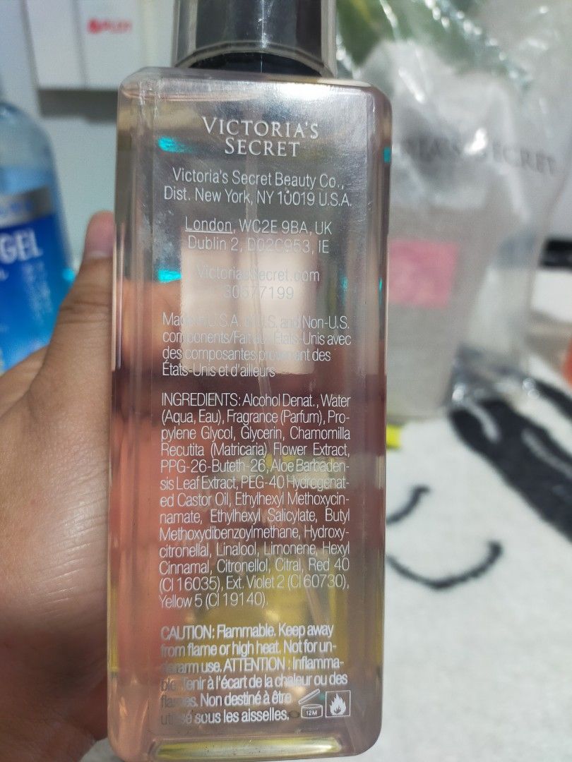 Victoria's Secret Boshells in Bloom 250 Ml (Category: Fragrance & Deodorants) located in Cavite. Submitted by care20 (Listing ID 1390724902, Image 3). Description: Original Made in US medyo na stock lang ito kaya ganyan yong plastic niya.
