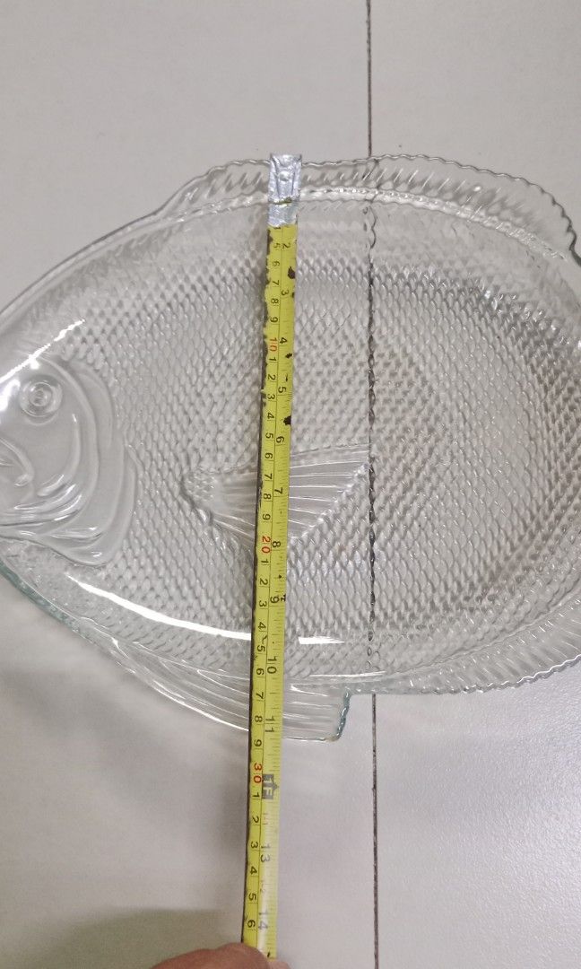 Vintage fish plate USA (Category: Dinnerware & Cutlery) located in Manila. Submitted by carlitoboh66625 (Listing ID 1390687036, Image 2). Description: vintage fish plate excellent condition no issue made in USA price 400.