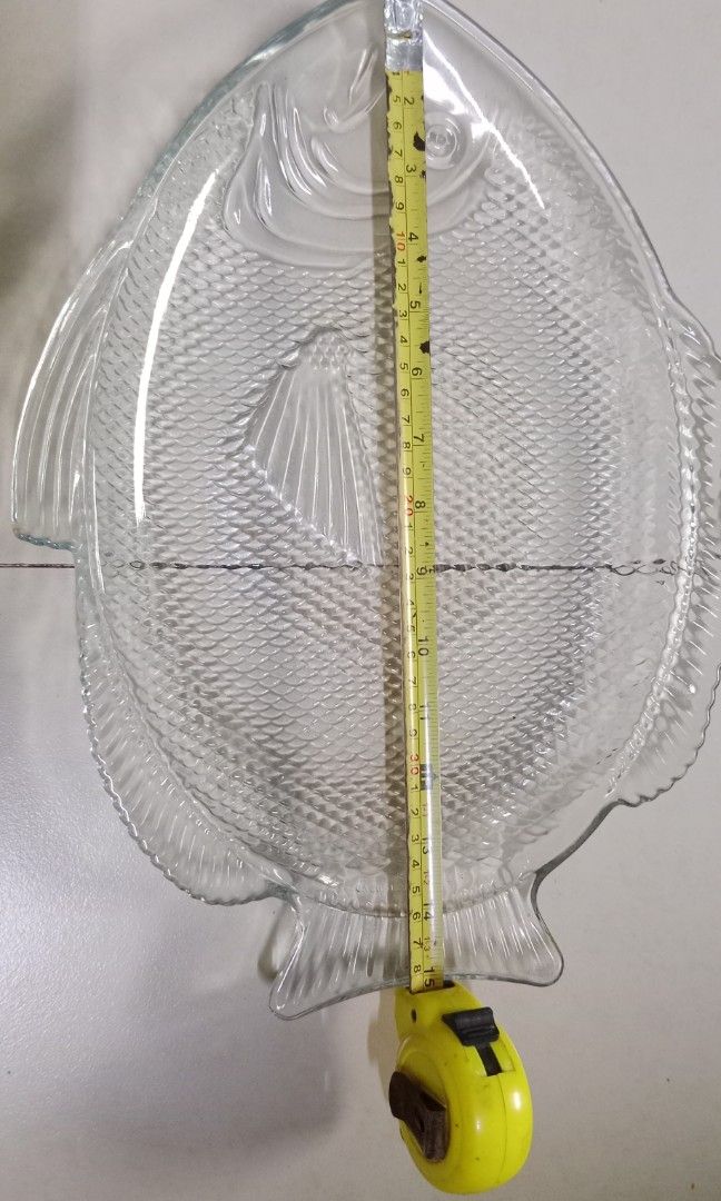 Vintage fish plate USA (Category: Dinnerware & Cutlery) located in Manila. Submitted by carlitoboh66625 (Listing ID 1390687036, Image 1). Description: vintage fish plate excellent condition no issue made in USA price 400.