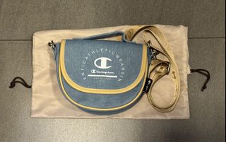 全新 CHAMPION 牛仔斜孭袋64210053738242110