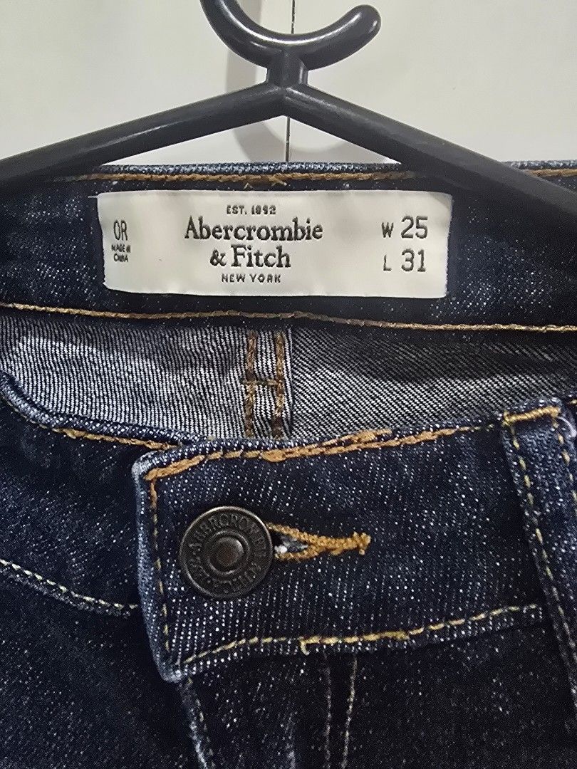 Abercrombie and fitch (Category: Jeans) located in Davao. Submitted by declutter2161 (Listing ID 1390929036, Image 3). Description: Abercrombie and fitch size 26-28 women's price plus shipping cost😉.