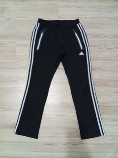 (Category: ) located in . Submitted by harrazcloset (Listing ID 1390891752, Image 1). Description: .