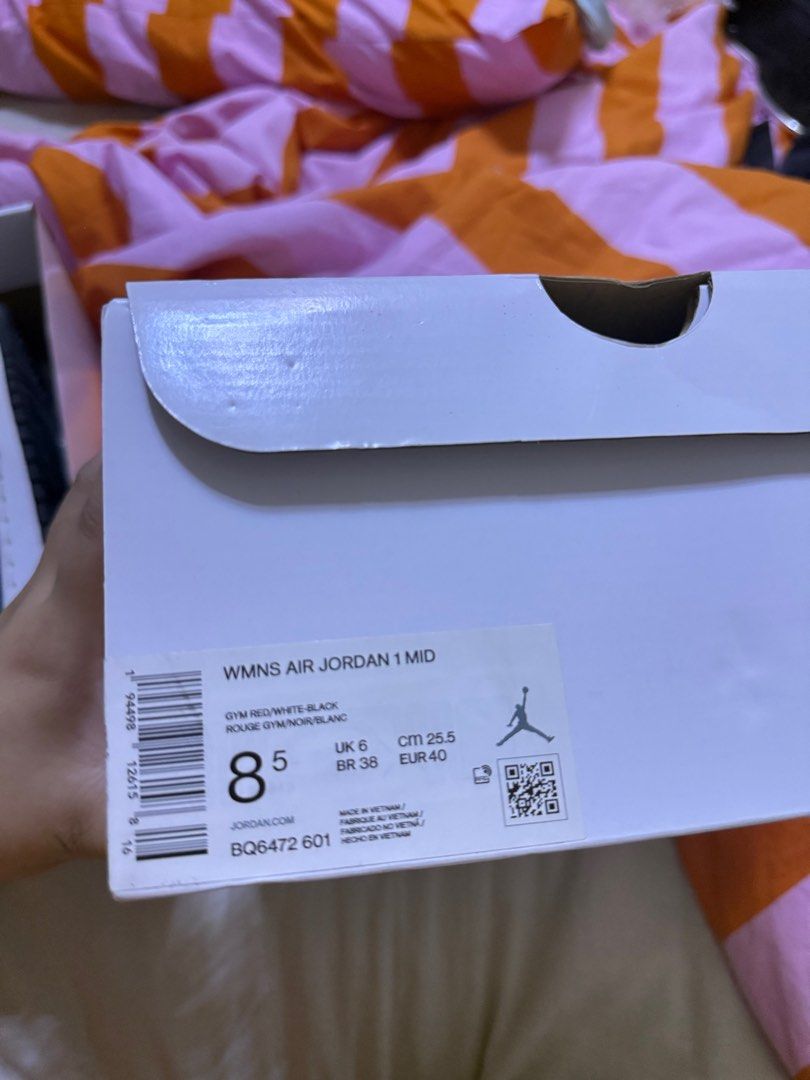 Air Jordan 1 Mid (Gym Red) (Category: Sneakers & Footwear) located in Quezon City. Submitted by lalinis (Listing ID 1390945594, Image 2). Description: WMNS AIR JORDAN 1 MID - Gym Red/White-Black Size : 8.5 W (US) Brand new, never worn/used, finit lang.