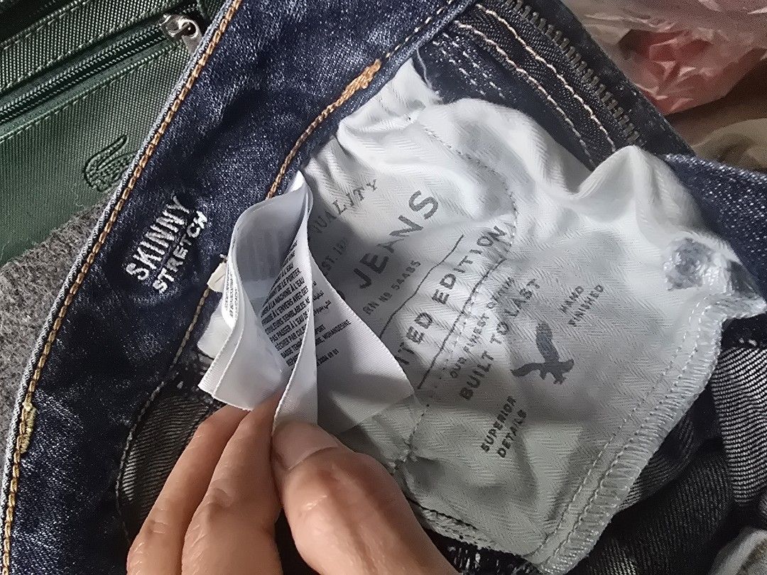 American eagle (Category: Jeans) located in Davao. Submitted by declutter2161 (Listing ID 1390927330, Image 3). Description: american eagle size 26-28.