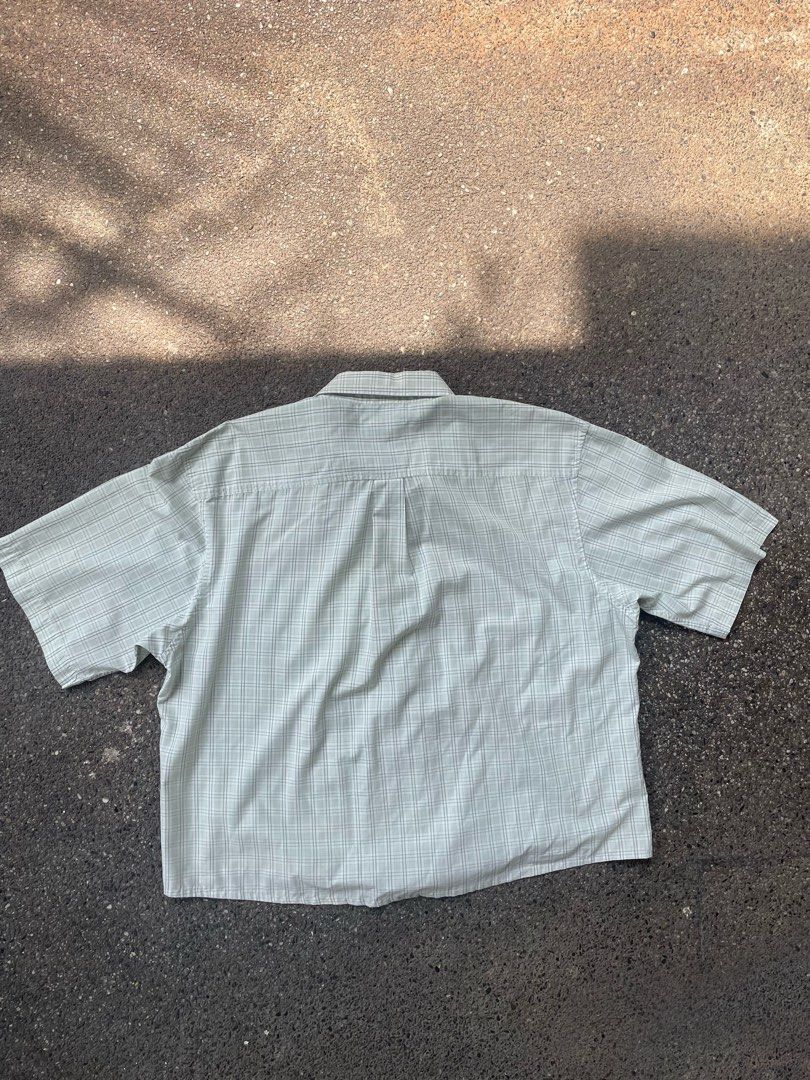 ARROW GREEN CROPPED POLO (Category: Tshirts & Polo Shirts ) located in Quezon City. Submitted by declutter.studios (Listing ID 1390837991, Image 2). Description: WIDTH (PIT TO PIT): 25.2 LENGTH FRONT: 23.5 LENGTH BACK: 26 ✨ NOTES: GREAT CONDITION ⚠️ FLAWS: NONE 🚛 ADDITIONAL SHIPPING FEE 📩 MESSAGE ME FOR MORE DETAILS OR INQUIRIES! — COLOR MAY VARY DUE TO LIGHTING PLEASE CHECK THE MEASUREMENTS AND DETAILS BEFORE COMMENTING ON THIS PIECE..