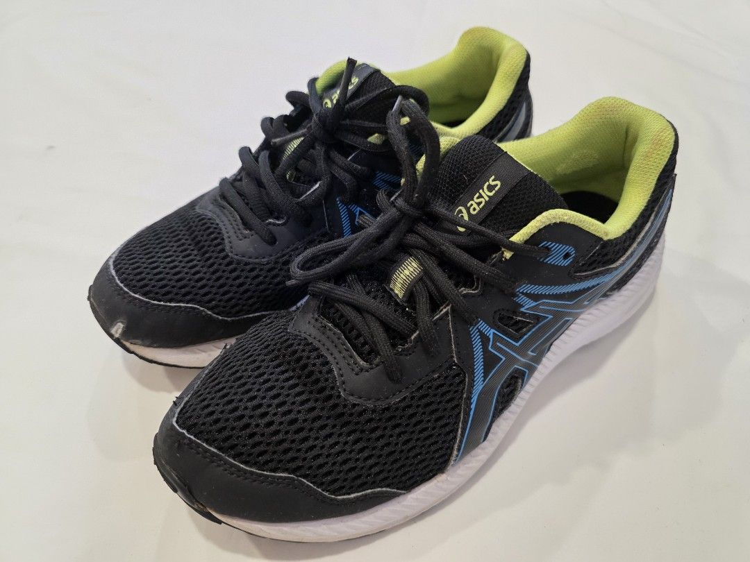 Asics Gel-Contend 7 Black Running Shoes - Size US 6 (Category: Babies & Kids Fashion) located in Singapore. Submitted by seanmc (Listing ID 1390925573, Image 3). Description: - Asics Gel-Contend 7 running shoes - Color: Black with blue and neon green accents - Size: US 6, EUR 39 - Condition: Good, with some signs of wear - Suitable for running or everyday wear.