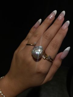 (Category: ) located in . Submitted by annabelleaaaa (Listing ID 1390903455, Image 1). Description: .