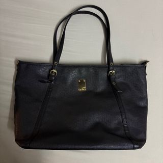 (Category: ) located in . Submitted by kalskuratedthrift (Listing ID 1390811986, Image 1). Description: .