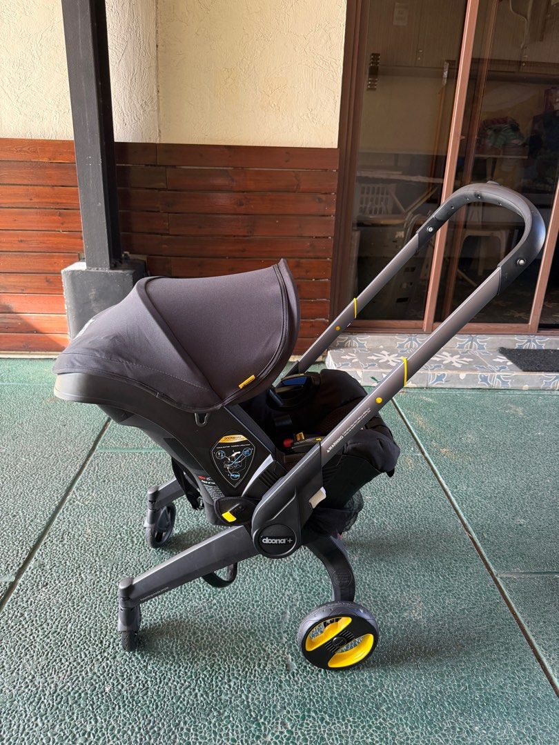 Doona + Carseat and Stroller (Category: Strollers) located in Quezon City. Submitted by kc9876 (Listing ID 1390863835, Image 3). Description: Stroller car seat - From 27k-24k nalang Isofix - From 13k-8k Total is 32k po.