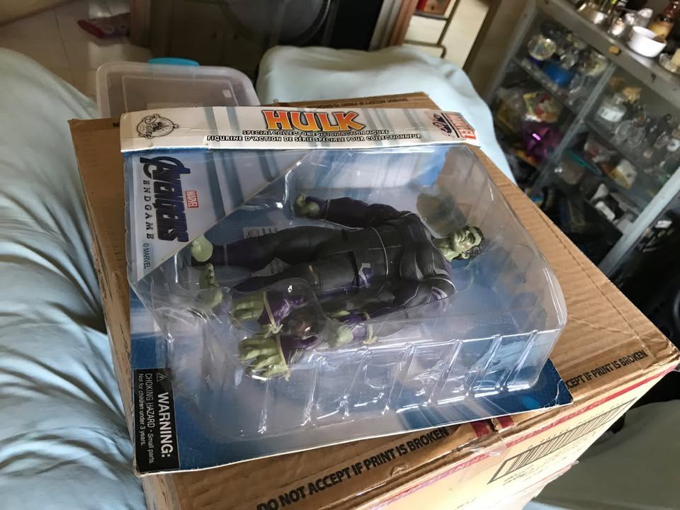 HULK - END GAME - MARVEL SELECT (Category: Figurines & Statues) located in Navotas City. Submitted by miguelboogle (Listing ID 1390875759, Image 3). Description: RFS: FOR MY MEDICAL TREATMENT MS _ HULK _ END GAME 💯 AUTHENTIC box CONDITION: 6 / 10 NEGOTIABLE Meet up @ Malabon / Navotas Or delivery of ur choice @ ur own expense.