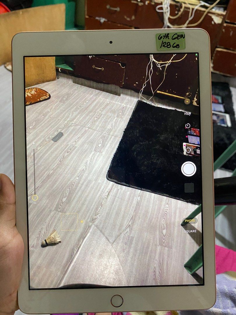 Ipad 6th gen 128Gb (Category: iPad) located in Manila. Submitted by shannaiahz90369 (Listing ID 1390810039, Image 2). Description: Ipad 6thgen 128gb ✅ Good condition (no major scratches/dents) ✅ Battery holds charge well ✅ Smooth performance for browsing, school, work, and entertainment ✅wifi only 📱 Specs: • Storage: [128GB] • Color: [black,white,rosegold ] 💰 Price: [5,500] 📍 Meet-up / Shipping: quiapo manila, LBC if far .