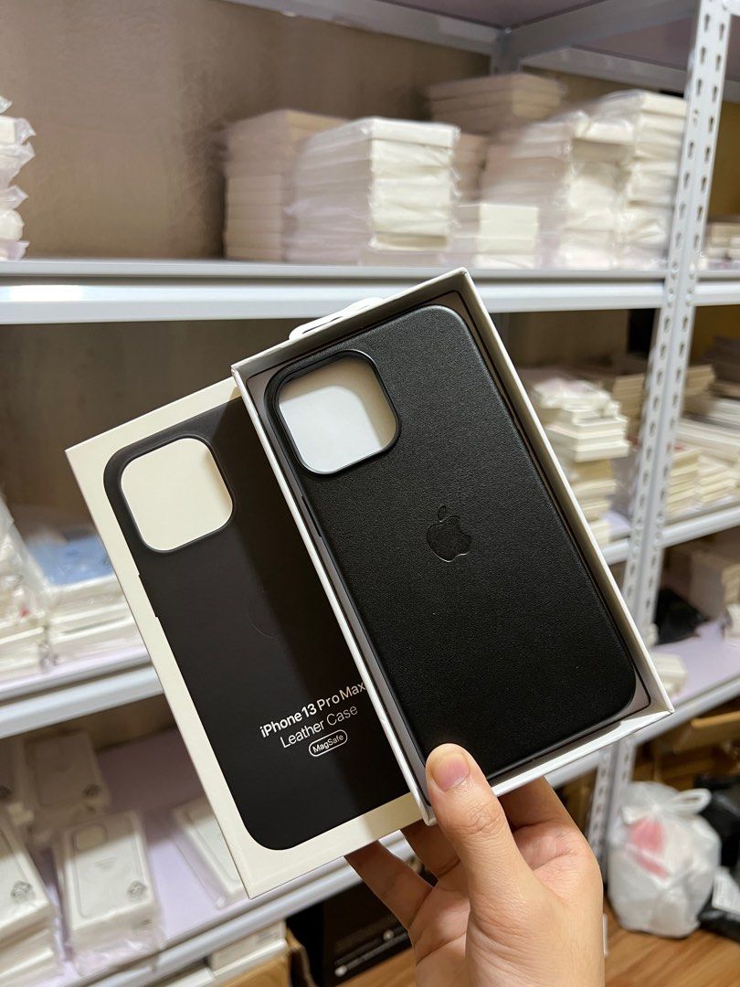 iPhone 13 Pro Max Magsafe Leather Case (Category: Cases & Sleeves) located in Manila. Submitted by mercedgret74092 (Listing ID 1390844777, Image 3). Description: Pm me Screen protector also available.