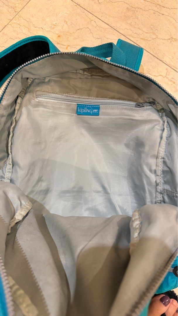 Kipling backpack (Category: Backpacks) located in Ipoh. Submitted by michellchl (Listing ID 1390795828, Image 2). Description: Lightly use , in good condition, can be school bag.