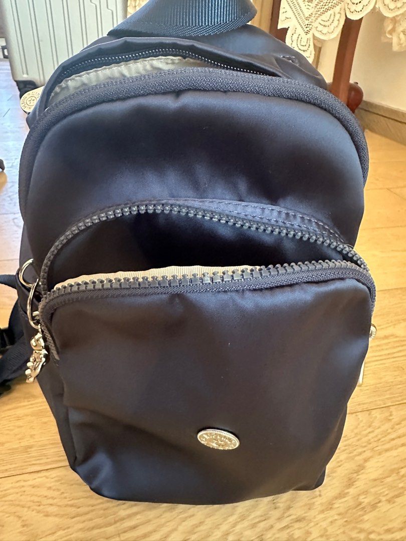 Kipling backpack （分類：背囊）位於 Hong Kong。 由 bvwcsbtsrh86353 提交（商品編號 1390858008，圖片 7）。簡介： 全新未使用。