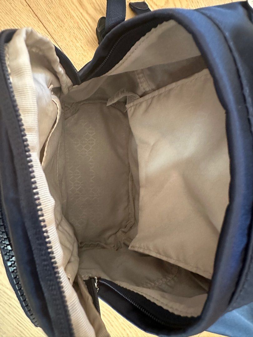 Kipling backpack （分類：背囊）位於 Hong Kong。 由 bvwcsbtsrh86353 提交（商品編號 1390858008，圖片 4）。簡介： 全新未使用。