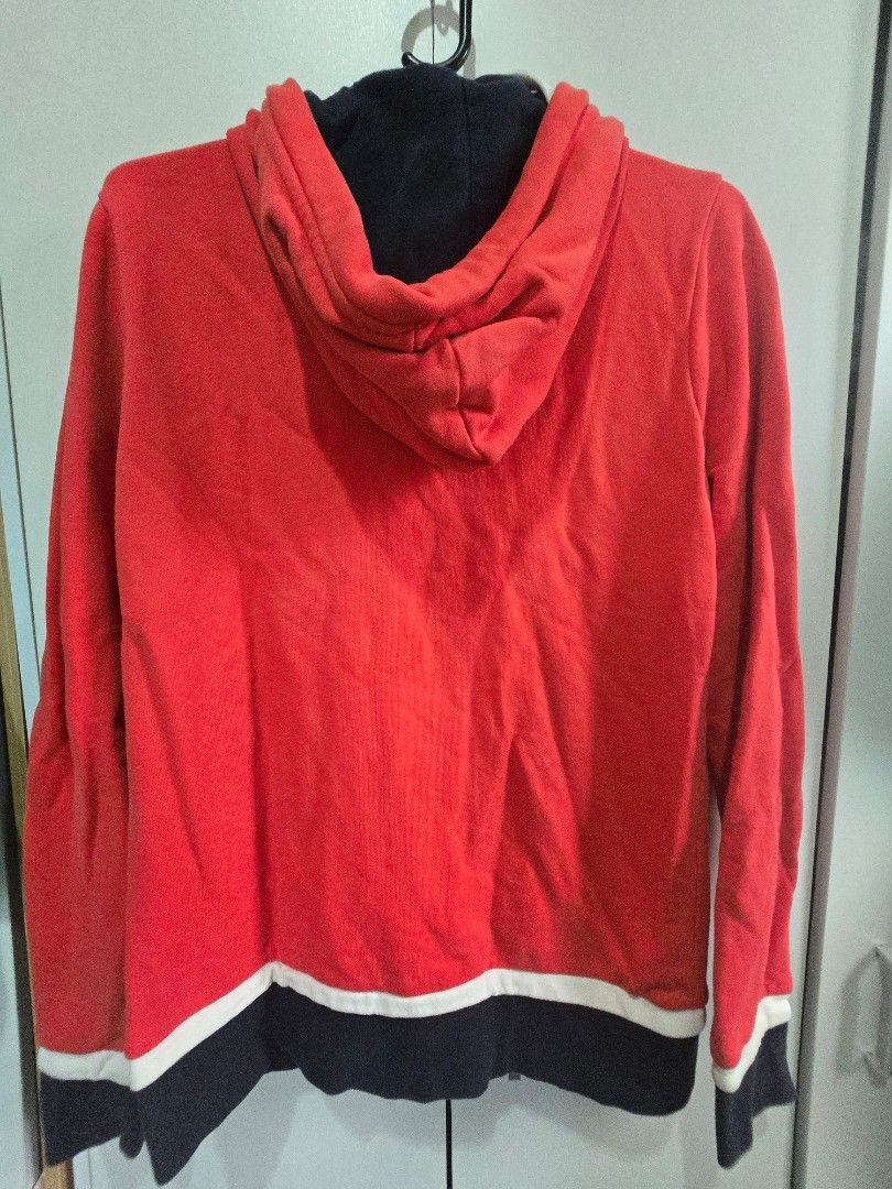 Lacoste jacket (Category: Coats, Jackets and Outerwear) located in Davao. Submitted by declutter2161 (Listing ID 1390929970, Image 3). Description: Lacoste jacke small women's manage expectation,please. slightly faded since 2nd hand price plus shipping cost 😉.