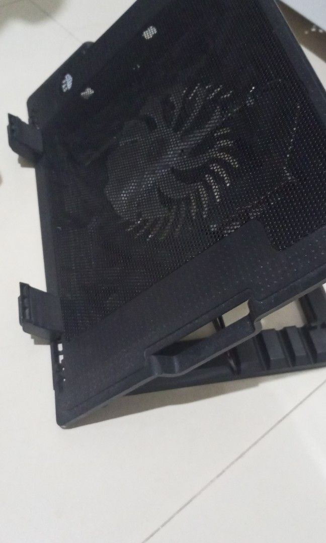 Laptop stand (Category: Laptops & Notebooks) located in Quezon City. Submitted by pi.mel (Listing ID 1390872492, Image 1). Description: Hi selling my laptop stand for only 200. pesos. meet up only around FEU-NRMF. THANK YOUUU.