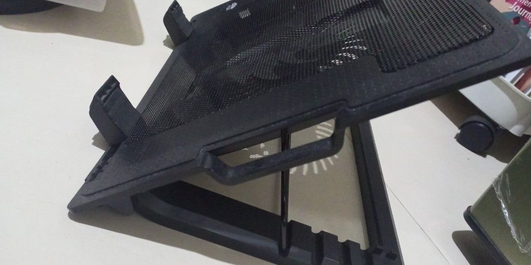 Laptop stand (Category: Laptops & Notebooks) located in Quezon City. Submitted by pi.mel (Listing ID 1390872492, Image 2). Description: Hi selling my laptop stand for only 200. pesos. meet up only around FEU-NRMF. THANK YOUUU.