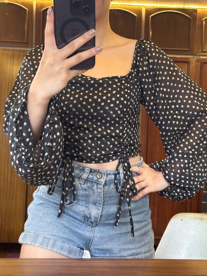 Long sleeves korean black polka dot top (Category: Longsleeves) located in Cainta. Submitted by ree_declutters (Listing ID 1390800973, Image 2). Description: Worn once only Long sleeves polka dot top Model measurements: Height: 5ft Bust: 30inch / 76cm Waist: 25.5inch / 65cm Hips: 33 inch / 84cm.