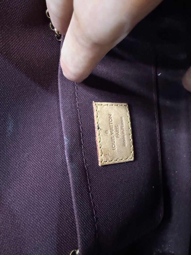 Louis Vuitton Monogram Favorite PM Crossbody (Category: Luxury Bags & Wallets) located in Makati City. Submitted by m_mna (Listing ID 1390874989, Image 2). Description: RankA DIMENSIONS: 9” W x 5” H x 2” D With box, dust bag, long strap and chain.