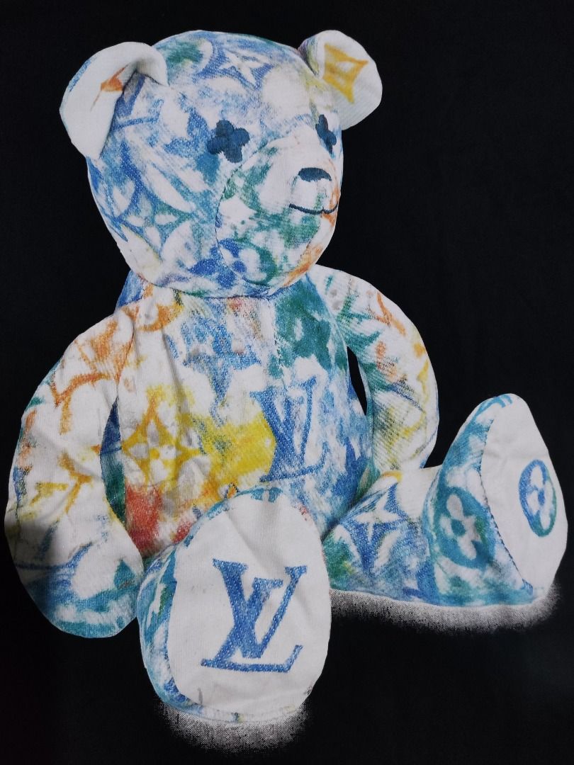 Louis Vuitton x UNICEF tees (Category: Luxury Apparel) located in Quezon, Nueva Vizcaya. Submitted by mineornext_official (Listing ID 1390906009, Image 3). Description: Excellent condition Very rare .