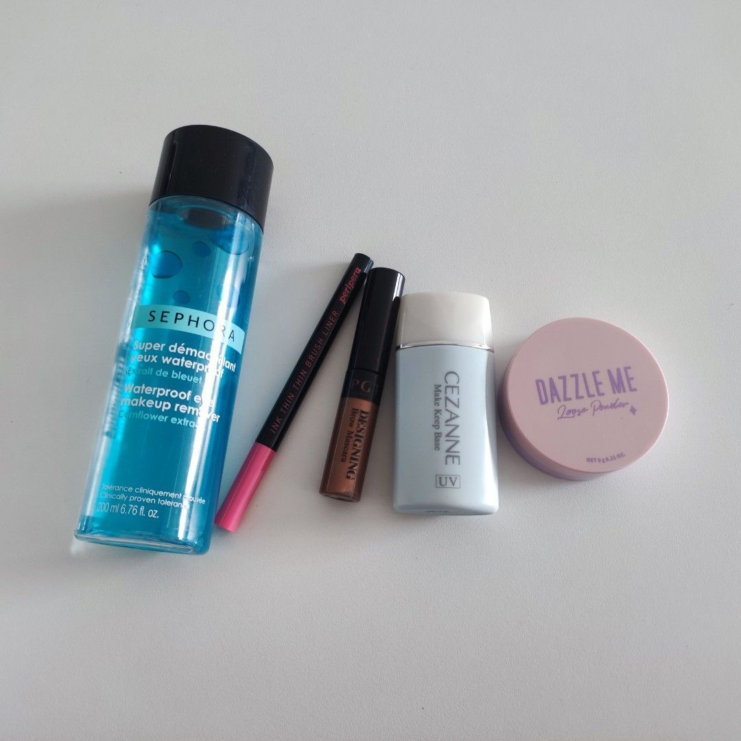 Makeup set (Category: Makeup) located in Seberang Perai. Submitted by ohana150 (Listing ID 1390939219, Image 1). Description: Thank you for visiting my listing🫶🏻 A set of 5 makeup items, free shipping to west Malaysia😊 ❁ Dazzle me Loose powder 01 Luv Creamy: Used several times. ❁ Palgantong Designing Brow Mascara BM15 natural brown: Well used ❁ peripera ink thin thin brush liner 0 1black: Used once ❁ Cezanne make keep base light blue: Used 3-4
