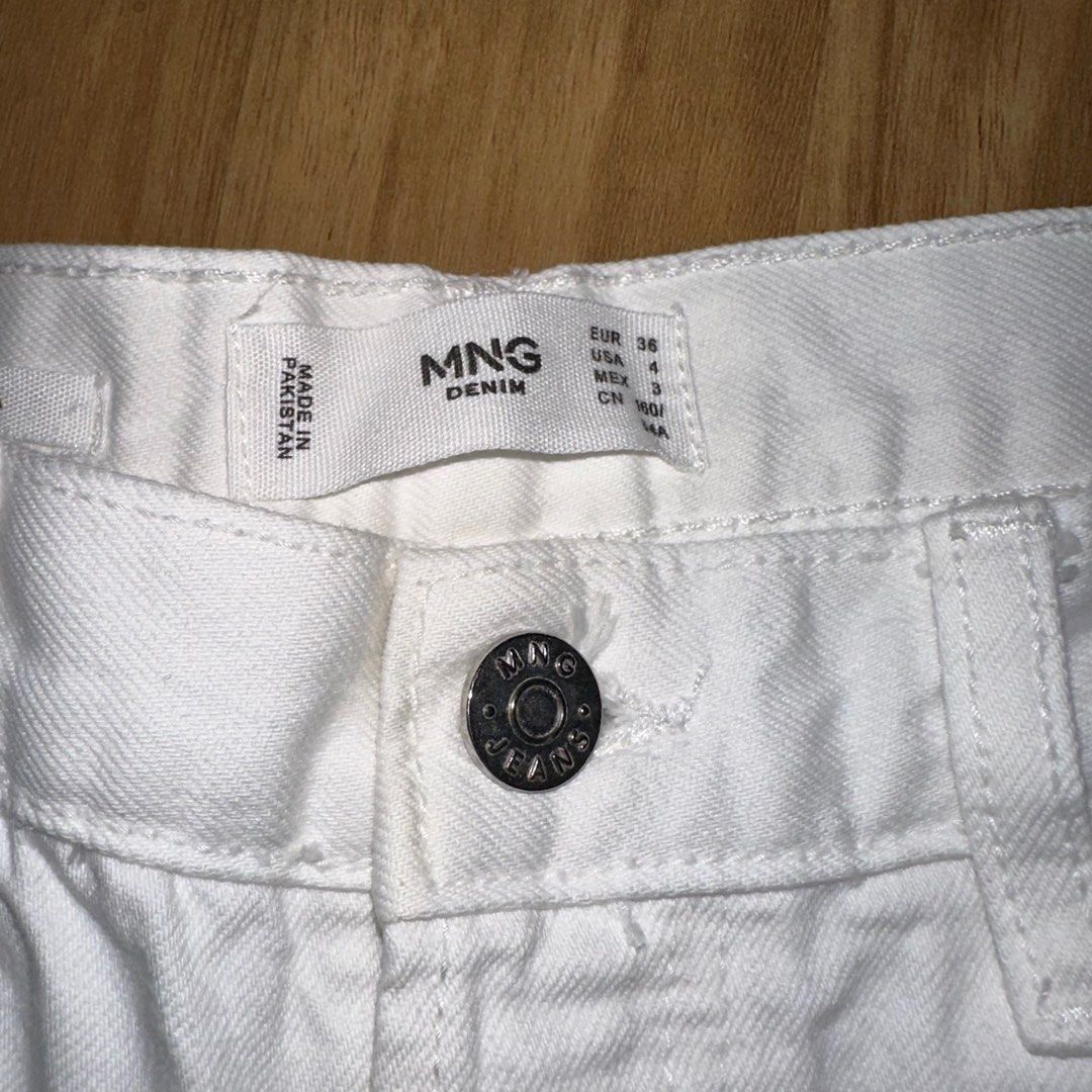 mango white high rise wide leg jeans (Category: Jeans) located in Tarlac. Submitted by michaelaspreloved__ (Listing ID 1390919952, Image 2). Description: worn twice only 🤍 bought for 1895!.