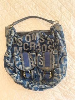 (Category: ) located in . Submitted by yellowbeecloset (Listing ID 1390803840, Image 1). Description: .