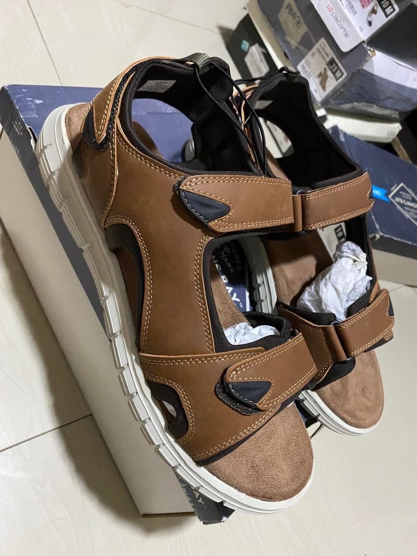 Men sandals brown (Category: Flats & Sandals) located in Makati City. Submitted by jisla (Listing ID 1390825790, Image 3). Description: Bnew Size 10.