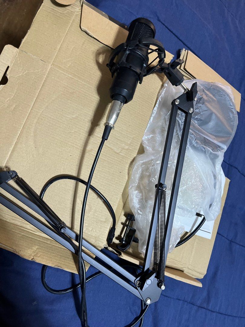 MICROPHONE SET UP (Category: Microphones) located in Quezon City. Submitted by RL_itemsforsale (Listing ID 1390800527, Image 2). Description: RFS: No longer used. i dont do live streams anymore The microphone acoustic filter were never used. The foam of the microphone was removed and not available anymore. Inclusions -microphone -microphone cord -adjustable mic stand -acoustic filter -medyo gutay gutay na yung box 🫣 *im not sure if i still have 