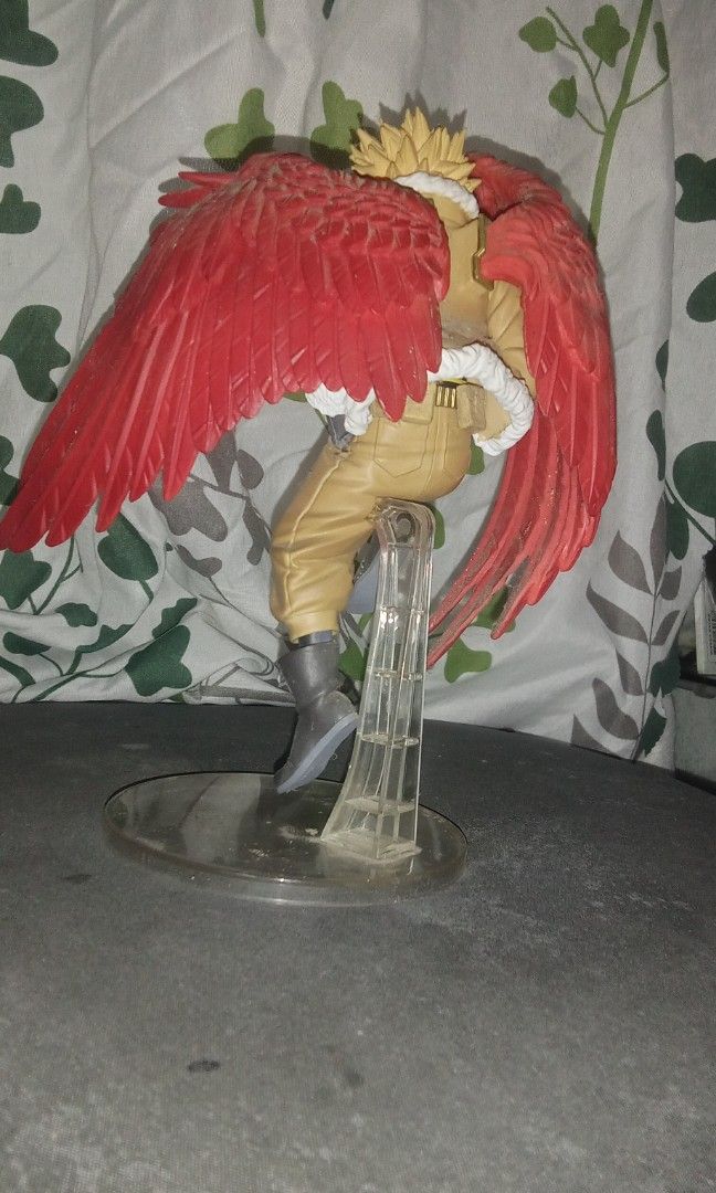 My Hero Academia Hawks figure (Category: Figurines & Statues) located in Bacoor. Submitted by jasspapi6 (Listing ID 1390924146, Image 2). Description: Boku no Hero Academia Hawks figure and funko pop set ichiban kuji - 1200 Funko Flocked Chalice Collectible exclusive - 1500 Get both as set negotiable set price Pay thru Gcash or BDO Shipping: Gogo express, lalamove or LBC.