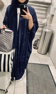(Category: ) located in . Submitted by prelovedbyfarah2 (Listing ID 1390867902, Image 1). Description: .
