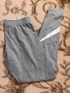 (Category: ) located in . Submitted by prelovedclothes18 (Listing ID 1390894053, Image 1). Description: .