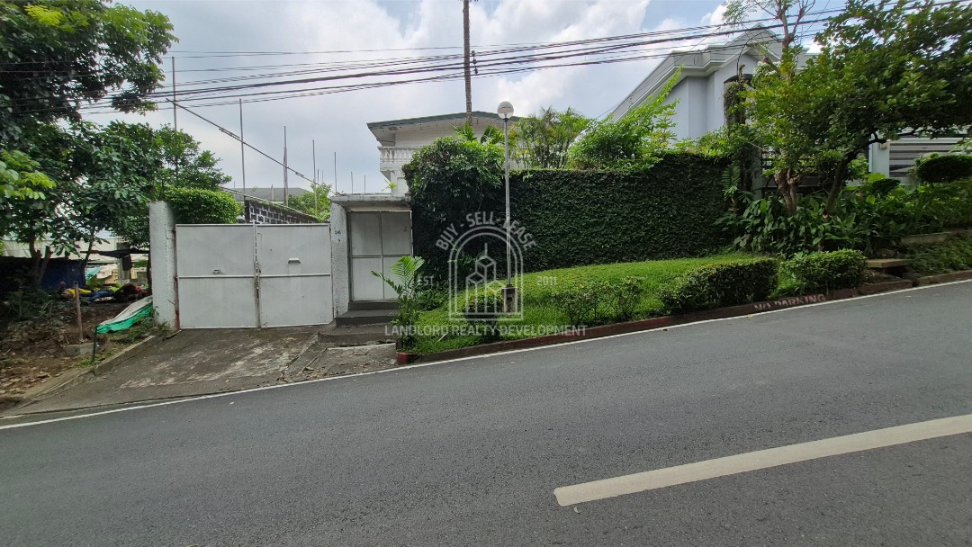 (Category: ) located in . Submitted by james.seva.landlord.realty (Listing ID 1390861913, Image 1). Description: .
