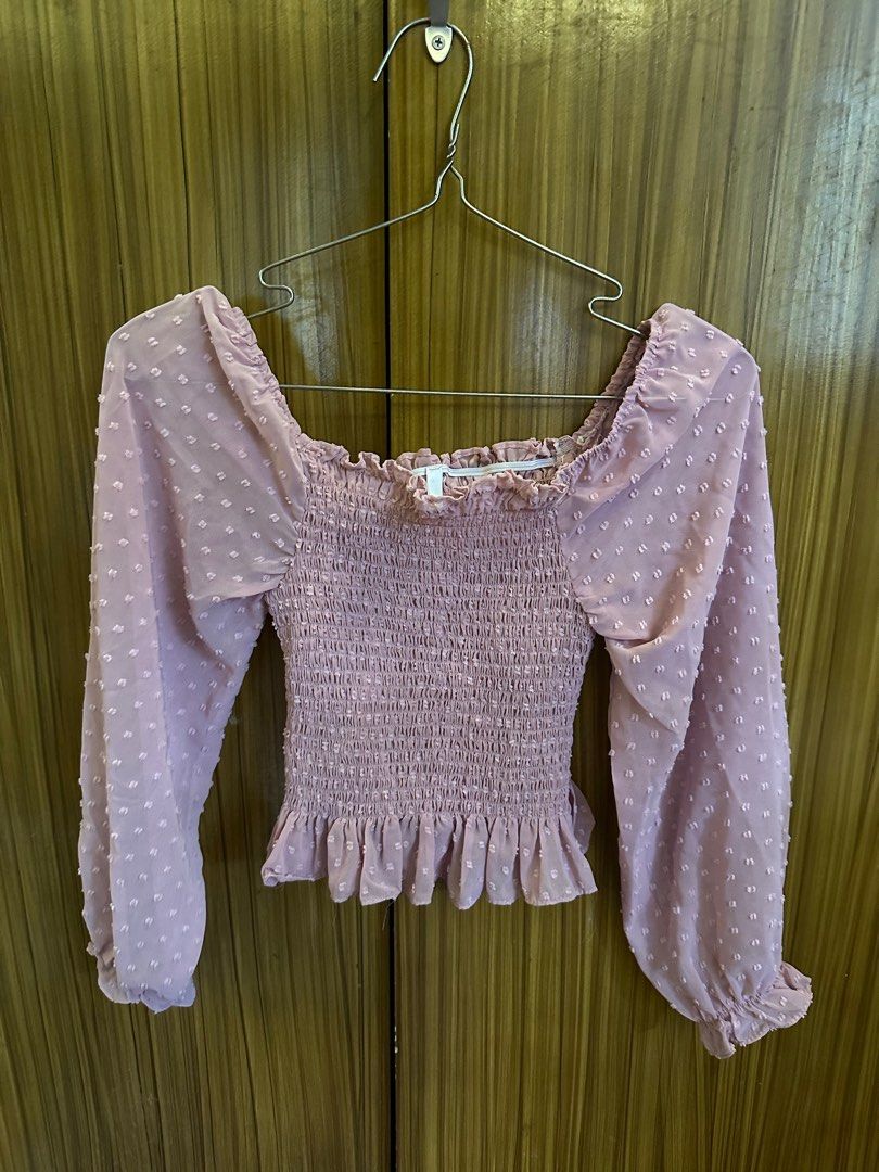 Pink bangkok top long sleeves (Category: Longsleeves) located in Cainta. Submitted by ree_declutters (Listing ID 1390806725, Image 2). Description: Used once only Bangkok style textured top Model measurements: Height: 5ft Bust: 30inch / 76cm Waist: 25.5inch / 65cm Hips: 33 inch / 84cm *model has a short torso.